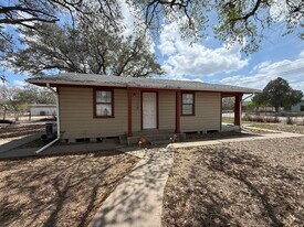 1306 S Aransas St in Alice, TX - Building Photo