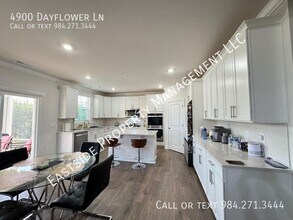 4900 Dayflower Ln in Fuquay Varina, NC - Building Photo - Building Photo