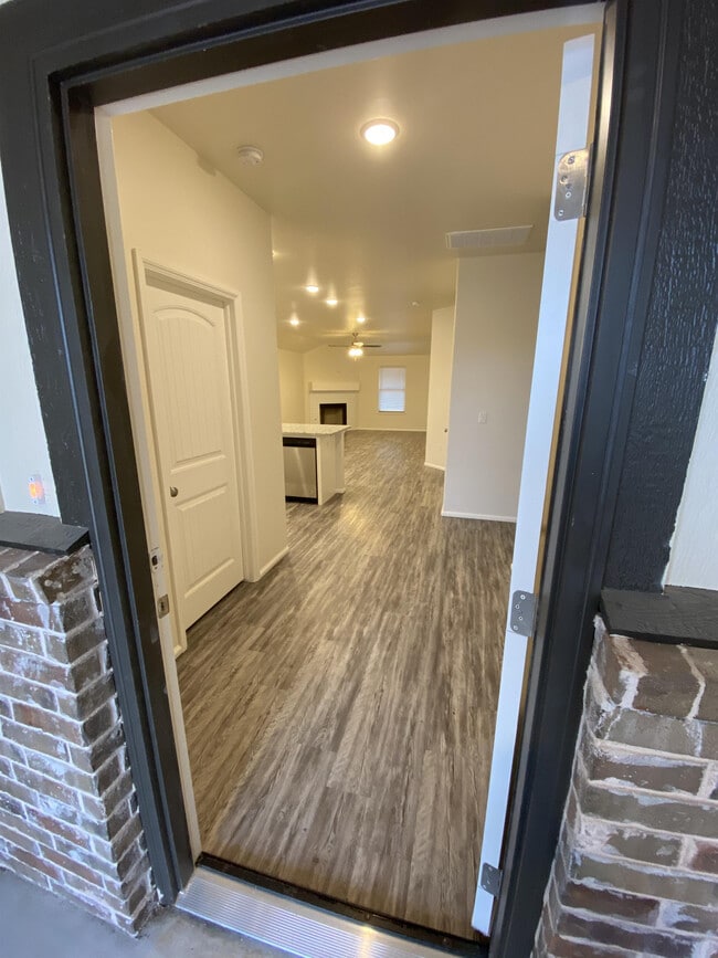 2424 Alta Vista Ln in Edmond, OK - Building Photo - Building Photo