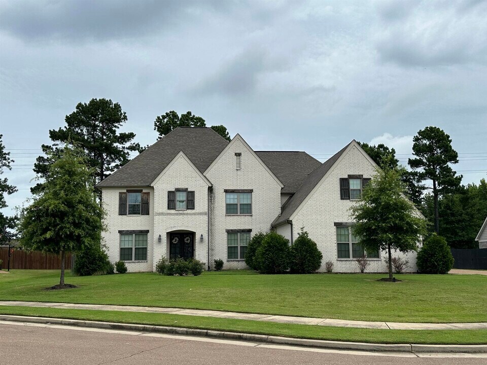532 Tender Oaks Ln N in Collierville, TN - Building Photo
