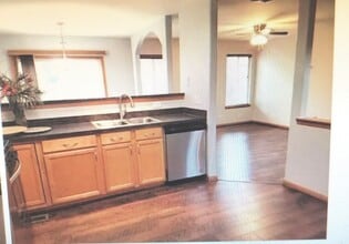 32457 Rushmore Ave in Lakemoor, IL - Building Photo - Building Photo