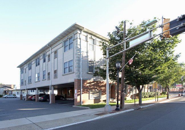 Dunellen Station Condominiums in Dunellen, NJ - Building Photo - Building Photo