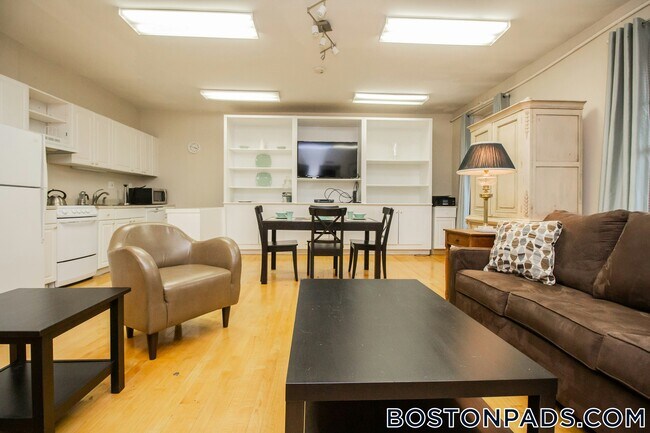 290 Beacon St, Unit 3 in Boston, MA - Foto de edificio - Building Photo