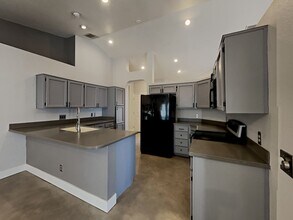 4825 W Bluebell Way in Tucson, AZ - Building Photo - Building Photo