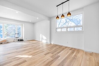 1819 Assiniboine Av in Winnipeg, MB - Building Photo - Building Photo