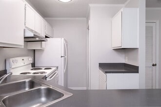 105 Stratford Dr in Williamsburg, VA - Building Photo - Building Photo