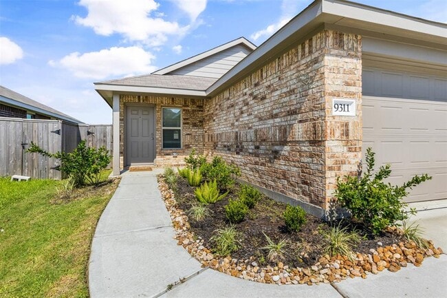 9311 Sierra Pt Wy in Baytown, TX - Building Photo - Building Photo