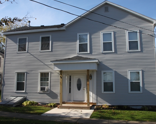 24 W 2nd St in Oswego, NY - Building Photo