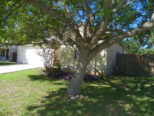 property at 2007 Coachlamp Dr