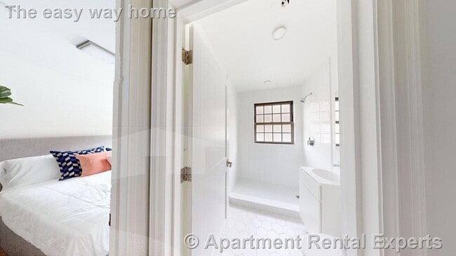 1200 Massachusetts Ave, Unit #218 in Cambridge, MA - Foto de edificio - Building Photo