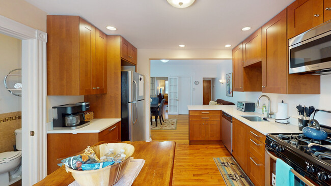 29 Montgomery St, Unit A