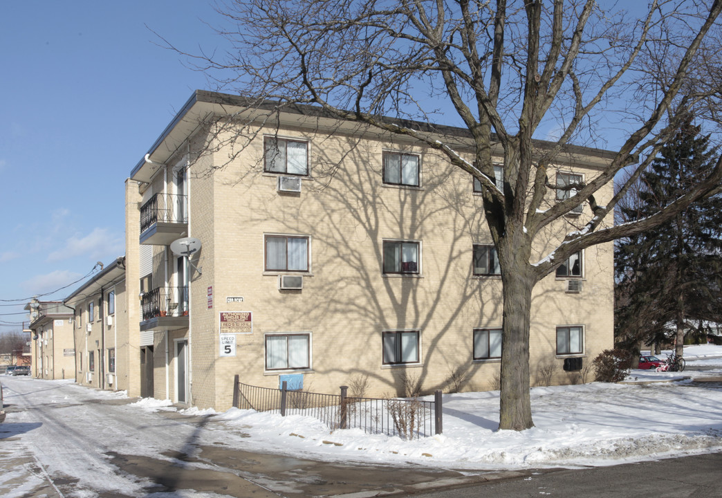 Rand Park Apartments in Mount Prospect, IL - Building Photo