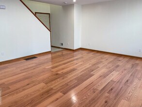 76 Houston Terrace in Stamford, CT - Building Photo - Building Photo