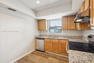 3789 Mil-Pond Ct in Greenacres, FL - Building Photo - Building Photo