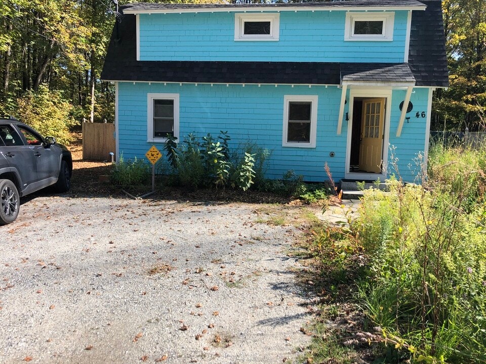 46 Wilmot Center Rd, Unit A in New London, NH - Building Photo