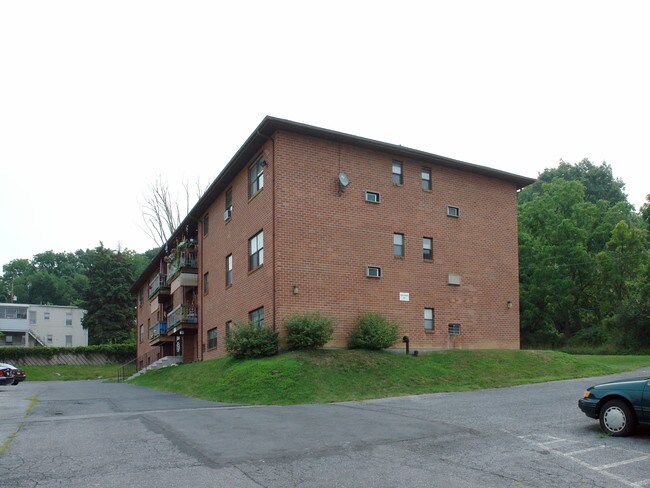 East Walnut Commons in Allentown, PA - Foto de edificio - Building Photo