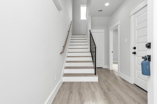 2706 Dennis St in Houston, TX - Building Photo - Building Photo