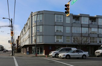 Park Renfrew in Vancouver, BC - Building Photo - Building Photo