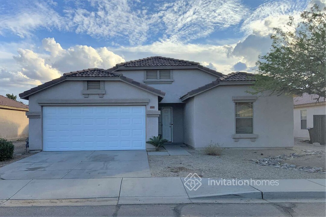 1941 E Connemara Dr in San Tan Valley, AZ - Building Photo