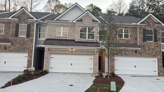2415 Poppy Ct in Buford, GA - Building Photo
