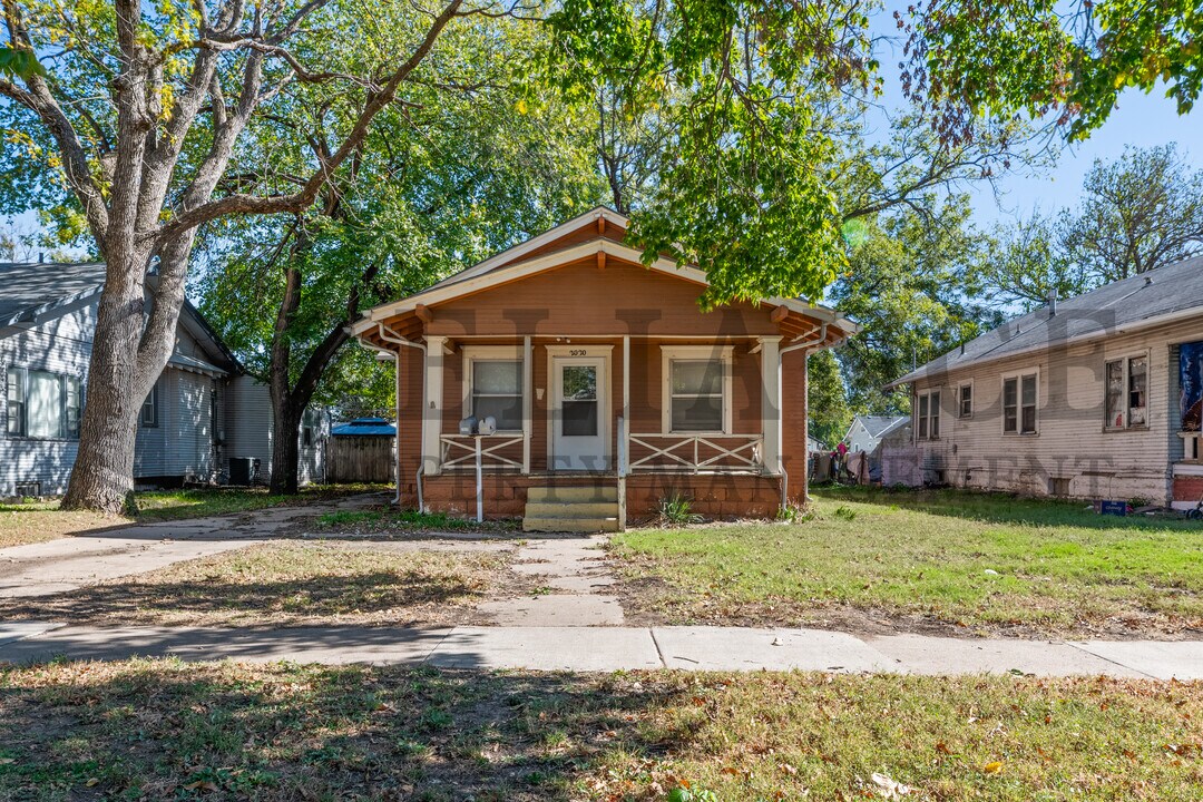 2020 S Main St in Wichita, KS - Building Photo