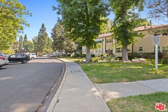 5830 Bowcroft St in Los Angeles, CA - Building Photo - Building Photo