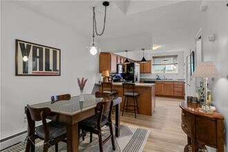 26-30-30 W Narragansett Ave in Newport, RI - Building Photo - Building Photo