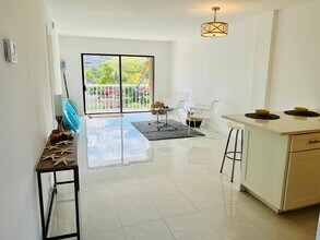 1650 NE 115th St, Unit 408 in Miami, FL - Building Photo - Building Photo
