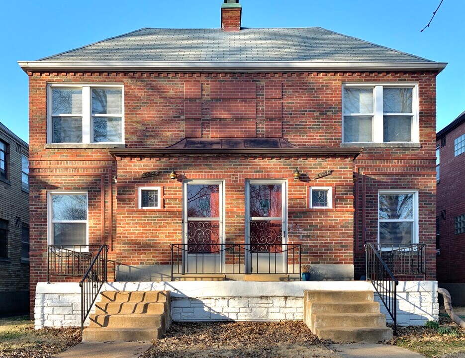 6363 Sutherland Ave, Unit 2E in St. Louis, MO - Building Photo