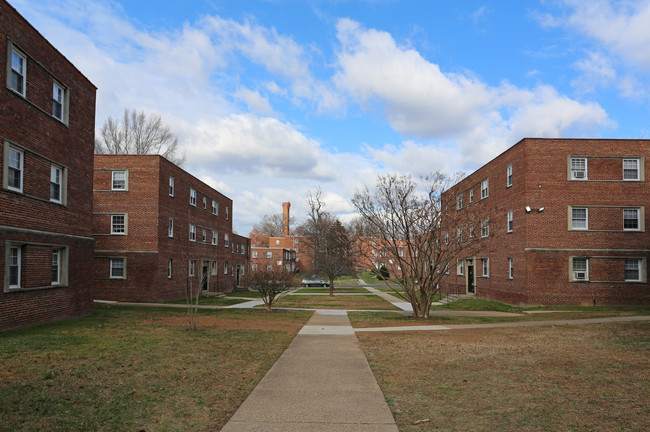 Belvedere Apartments in Silver Spring, MD - Building Photo - Building Photo