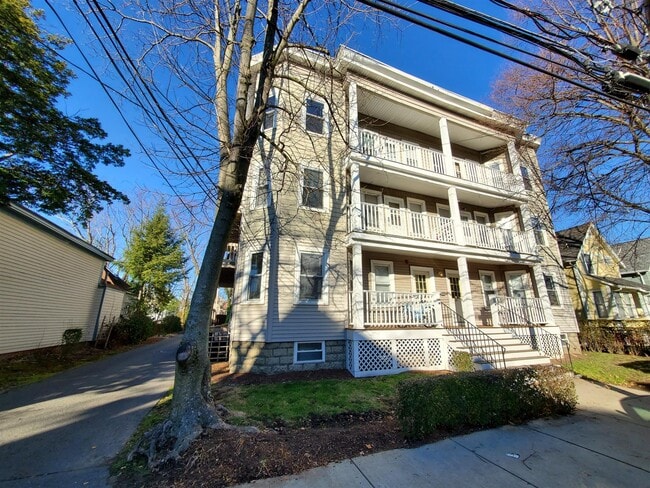 40 Linden Ave, Unit 1