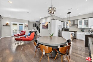 5933 W Luna Park in Los Angeles, CA - Building Photo