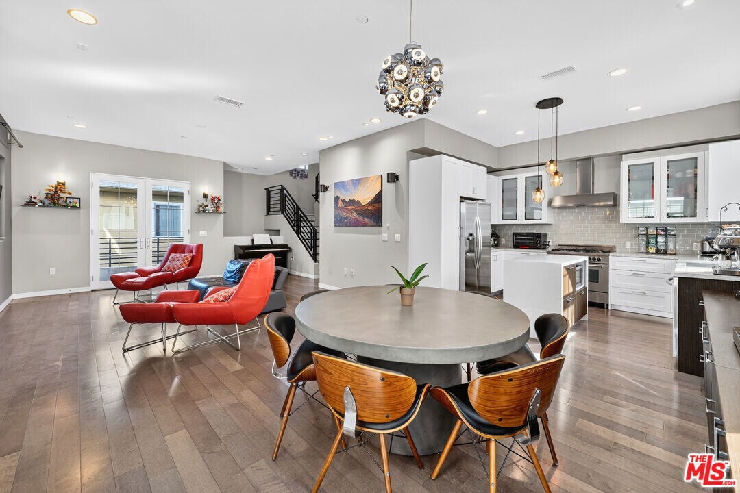 5933 W Luna Park in Los Angeles, CA - Building Photo