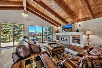 401 Crystal Ct in South Lake Tahoe, CA - Building Photo - Building Photo