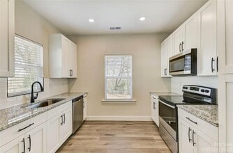 39 Hawthorne St SW in Concord, NC - Foto de edificio - Building Photo