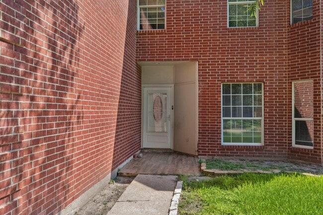 12326 Kings Chase Dr in Houston, TX - Building Photo - Building Photo