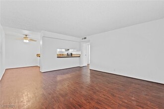 24 Rose St in North Las Vegas, NV - Building Photo - Building Photo