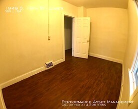 1949 S 19th St-Unit -Lower in Milwaukee, WI - Building Photo - Building Photo