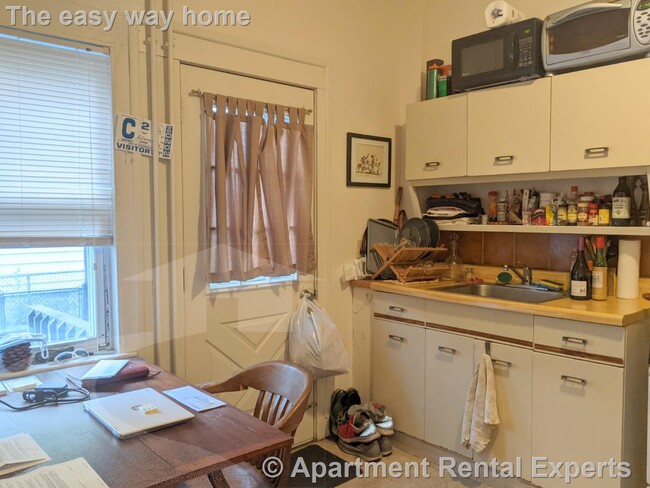 2 Evergreen Square in Somerville, MA - Building Photo - Building Photo