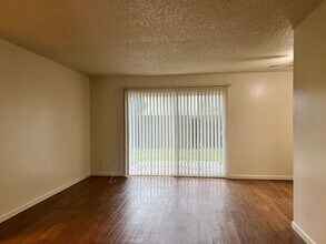 1160-1162 Lisa Ct in Napa, CA - Building Photo - Building Photo