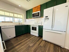 4823 W Mercer Ln in Glendale, AZ - Foto de edificio - Building Photo
