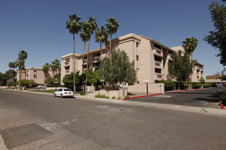 Heritage Park Retirement  Condominiums in Phoenix, AZ - Building Photo - Building Photo