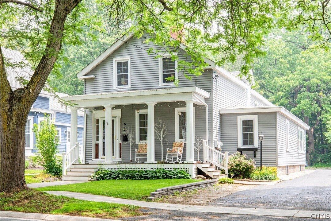 22 State St in Skaneateles, NY - Building Photo
