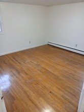 119-16 166th St-Unit -RM1,RM 2,RM 3 in Queens, NY - Building Photo - Building Photo