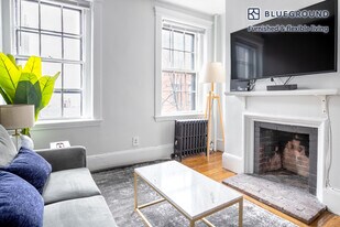 85 Myrtle St in Boston, MA - Building Photo