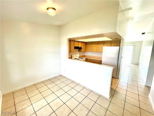 1315 Andalusia Blvd in Cape Coral, FL - Building Photo - Building Photo