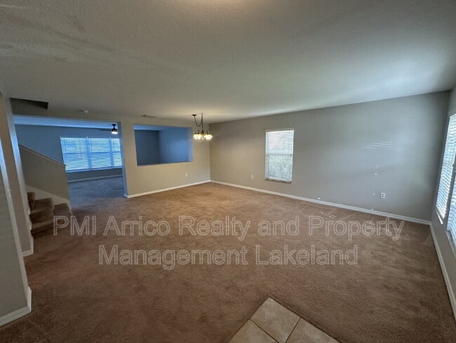 6955 Lake Eaglebrooke Dr in Lakeland, FL - Building Photo - Building Photo
