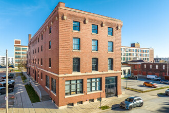 Market Lofts in the Heart of Downtown Dave... in Davenport, IA - Building Photo - Building Photo