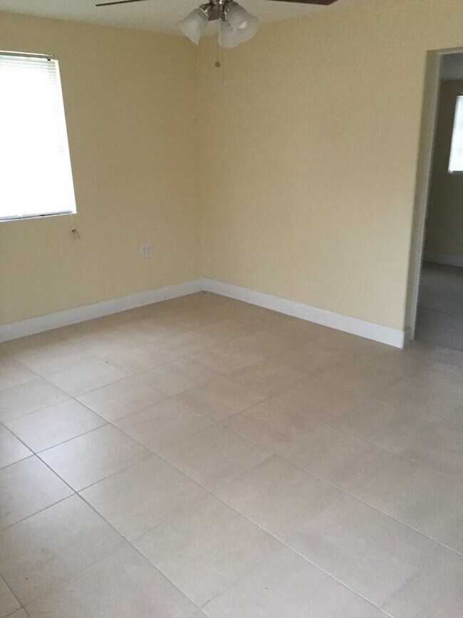 1400 N 70th Way Apartments and Nearby Hollywood Apartments For Rent