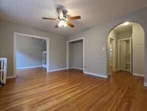 546 W Surf St, Unit 540-3N in Chicago, IL - Building Photo - Building Photo